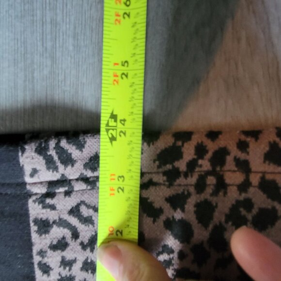 Womens Weekends By Chicos Leopard Print Zip-Up Jacket - Picture 4 of 5